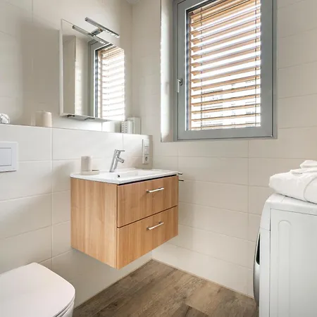 Bright, New, Quiet With Parking - Sleeps 4 Apartment Luxembourg